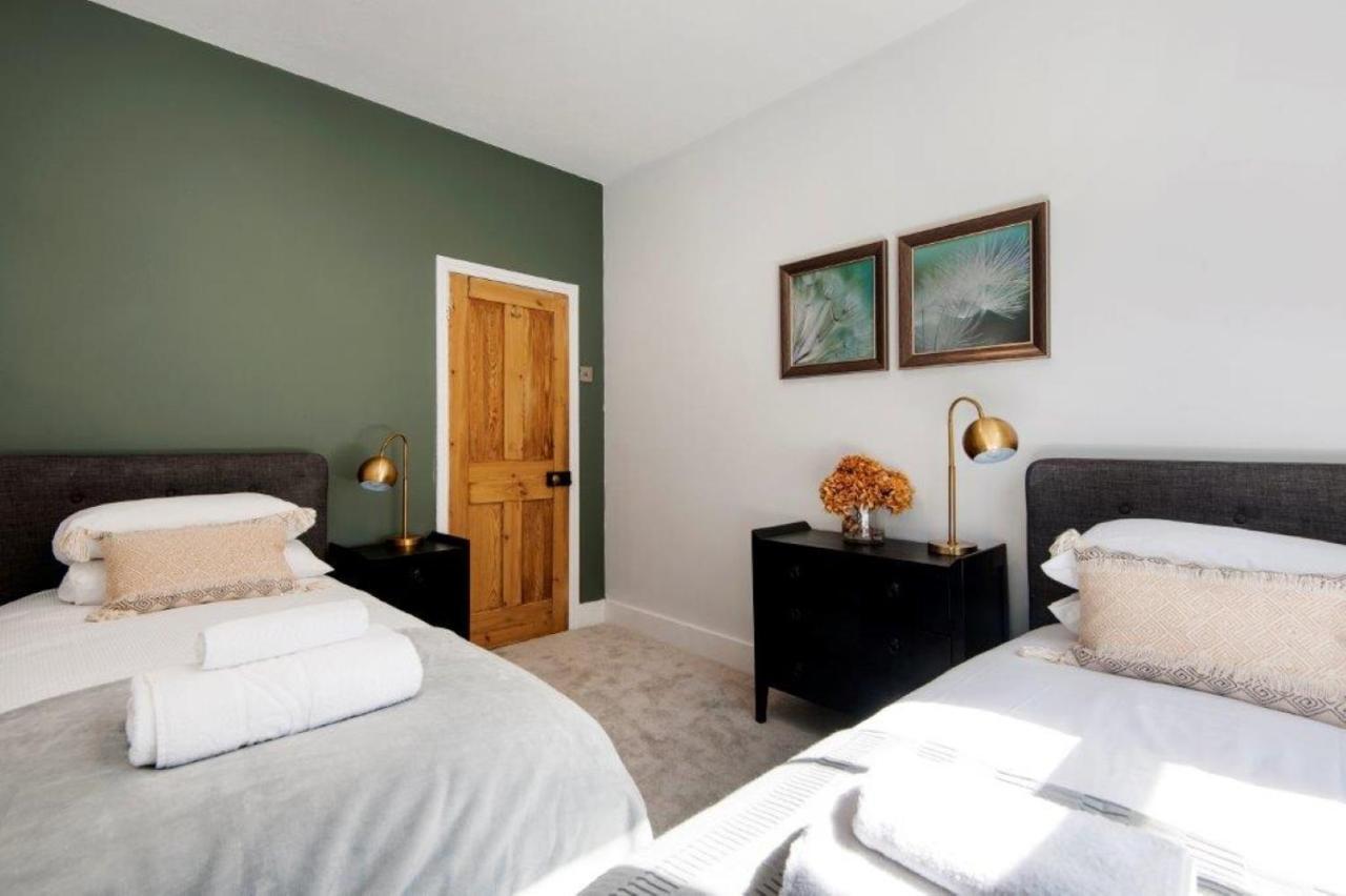 Modern Family Home In London Close To Amenities And Train 外观 照片