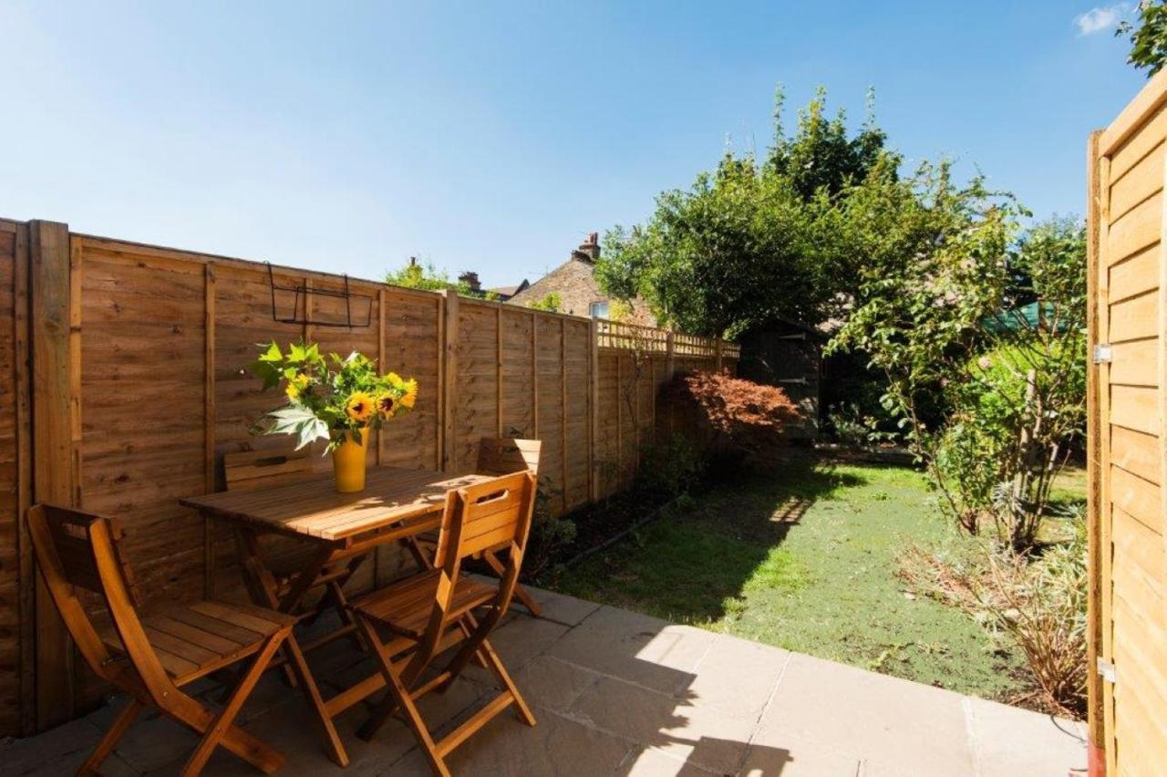 Modern Family Home In London Close To Amenities And Train 外观 照片